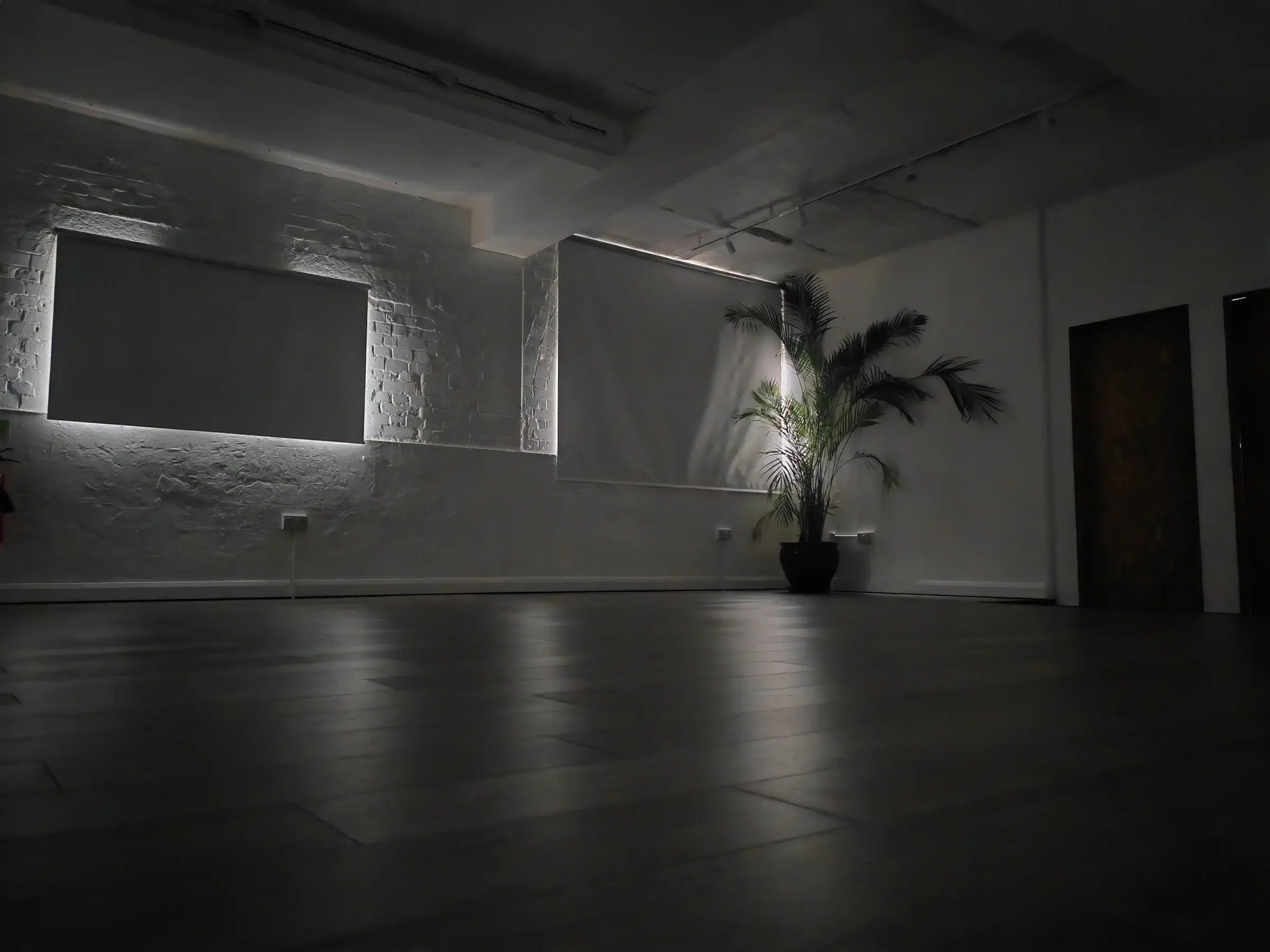 Blackout blinds drawn in Studio 49